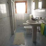 One Bedroom Flat With Terrace And Sea View דירה