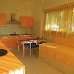 One Bedroom Flat With Terrace And Sea View דירה *