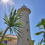One Bedroom Flat With Terrace And Sea View ביביונה