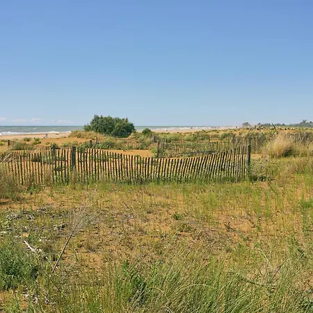 One Bedroom Flat With Terrace And Sea View Апартаменти *