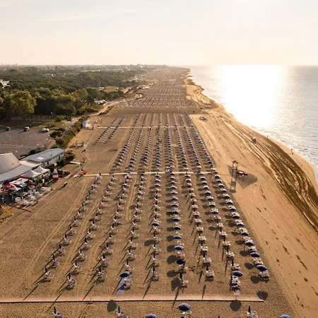 One Bedroom Flat With Terrace And Sea View * Бібіоне