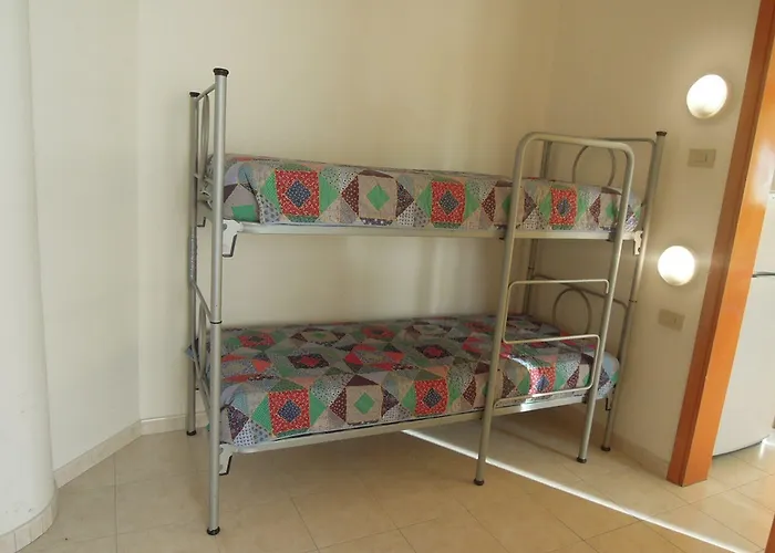 One Bedroom Flat With Terrace And Sea View 아파트 비비오네